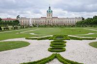 Intensiv gepflegter Bereich am Schloss Charlottenburg. © N. A. Klöhn