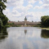 Blick über den Karpfenteich zum Schlossparterre © N. A. Klöhn