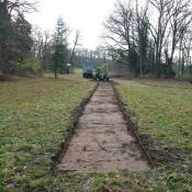 Entstehung des Jakobsbrunnenwegs in vor-Kopf-Bauweise: Angrenzende Magerrasen werden nicht beeinträchtigt. © J. Uhlig