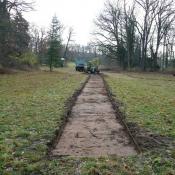 Entstehung des Jakobsbrunnenwegs in vor-Kopf-Bauweise: Angrenzende Magerrasen werden nicht beeintr&auml;chtigt. &copy; J. Uhlig
